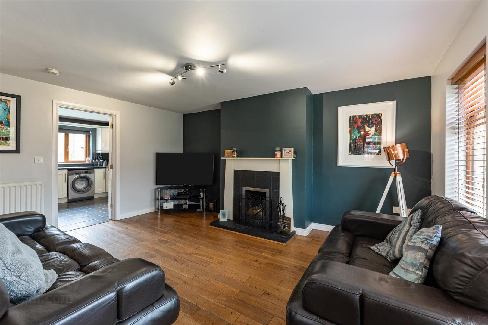 9 Stonebridge Lane 5 of 19
