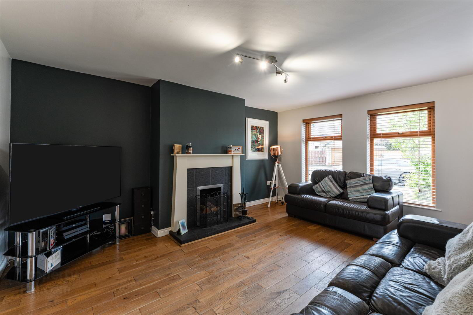 9 Stonebridge Lane 3 of 19