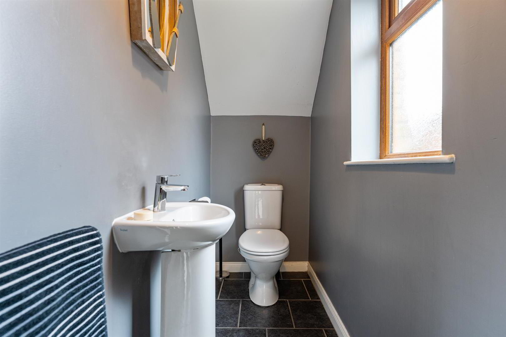 9 Stonebridge Lane 9 of 19