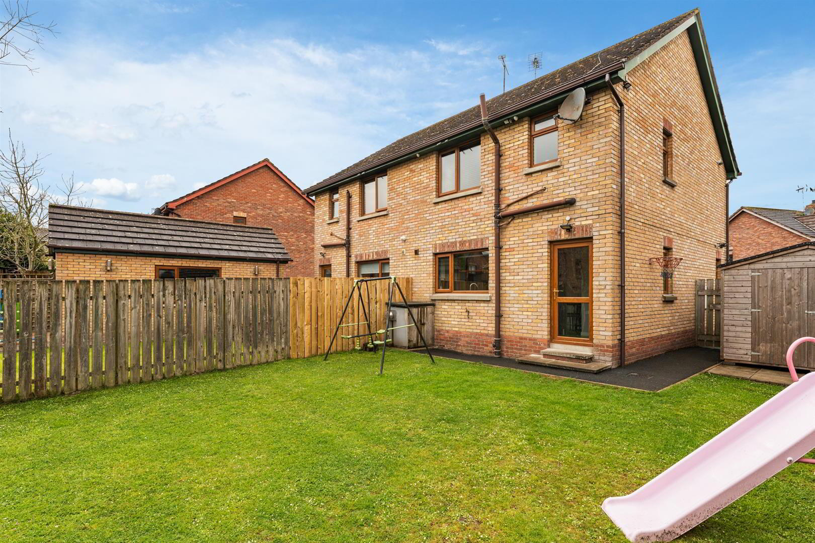 9 Stonebridge Lane 16 of 19