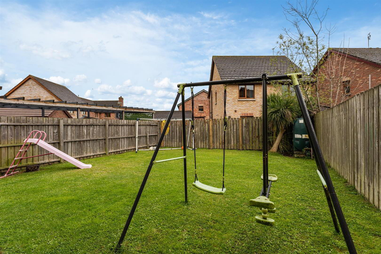 9 Stonebridge Lane 19 of 19