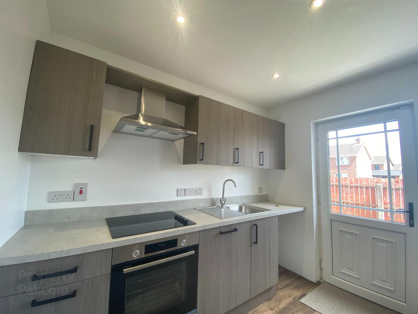 5 Rawdon Court Mews 8 of 20