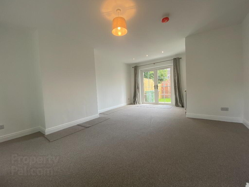 5 Rawdon Court Mews 4 of 20