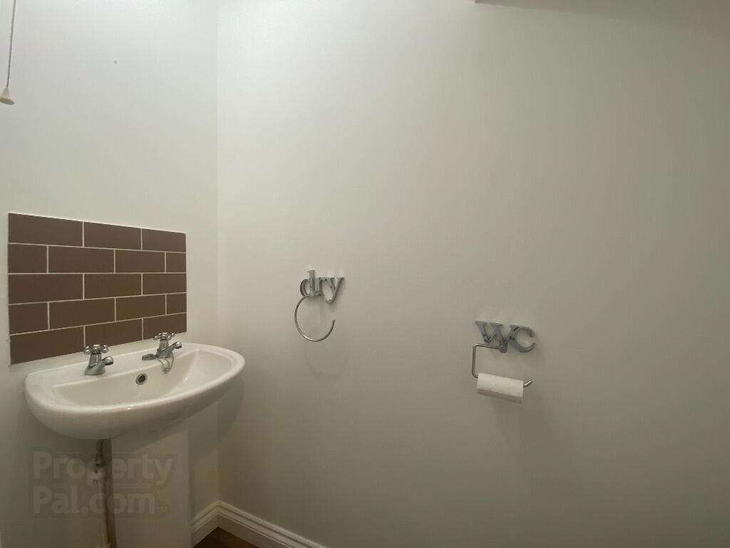 5 Rawdon Court Mews 10 of 20