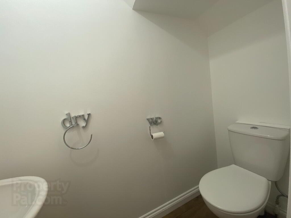 5 Rawdon Court Mews 9 of 20
