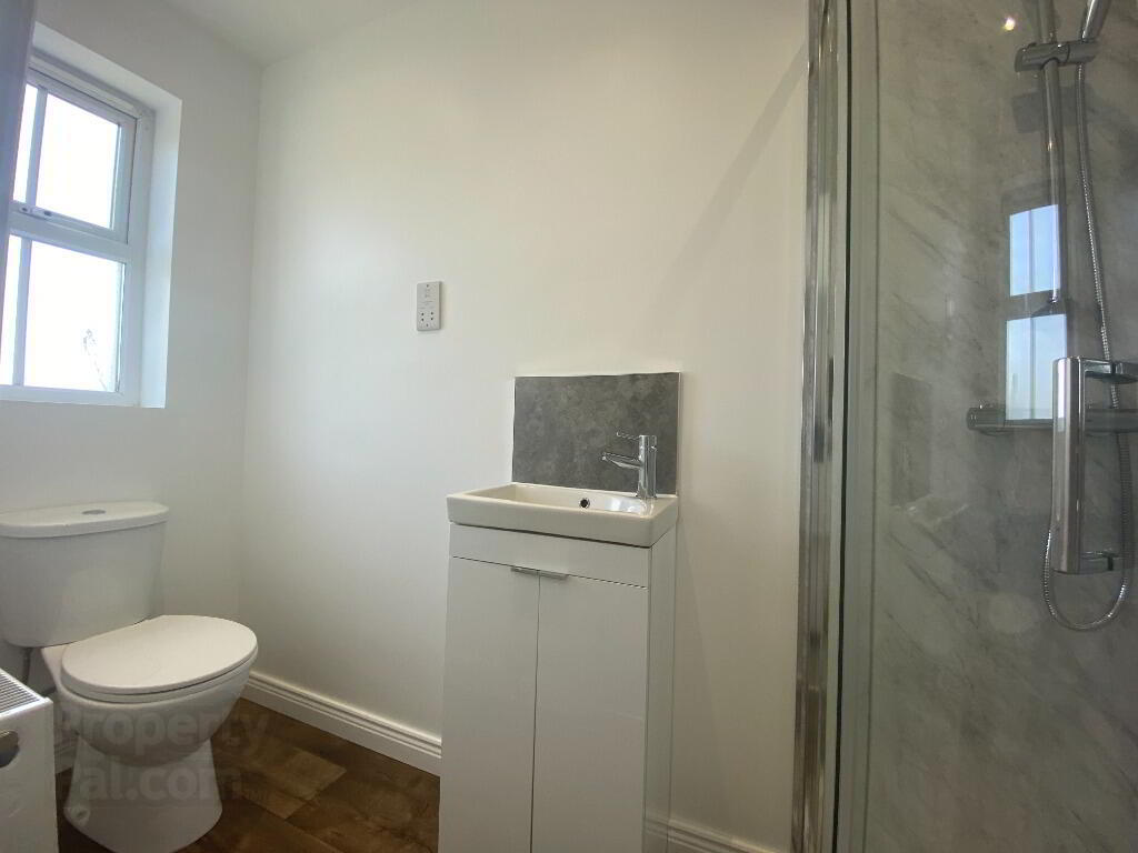 5 Rawdon Court Mews 14 of 20