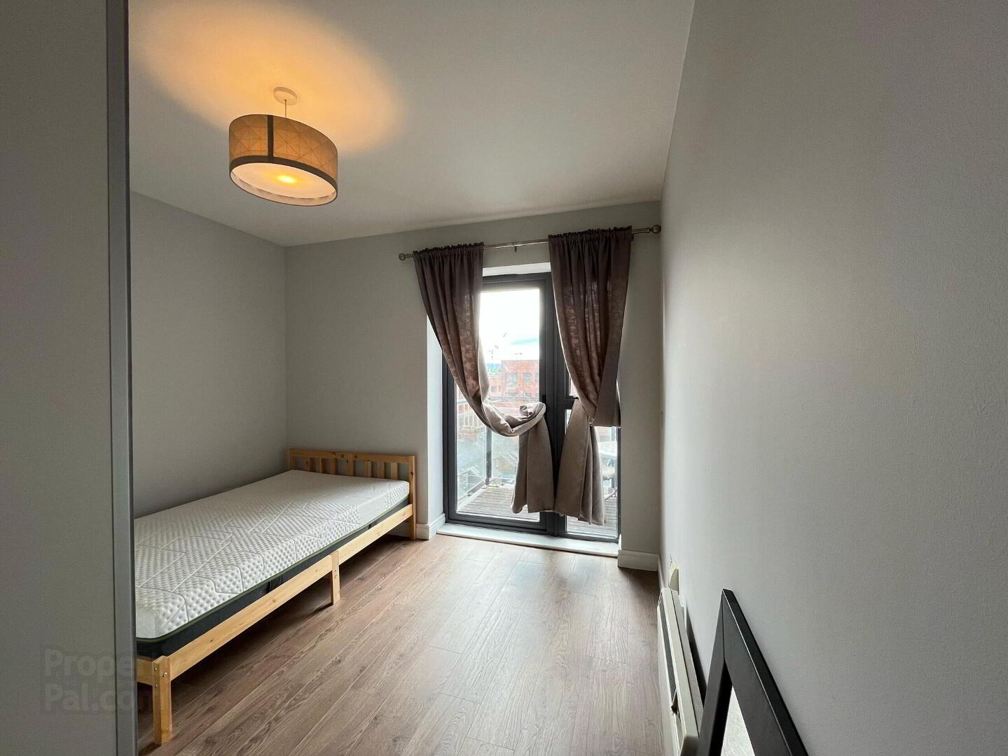 South, Gate Apartment 5 of 9