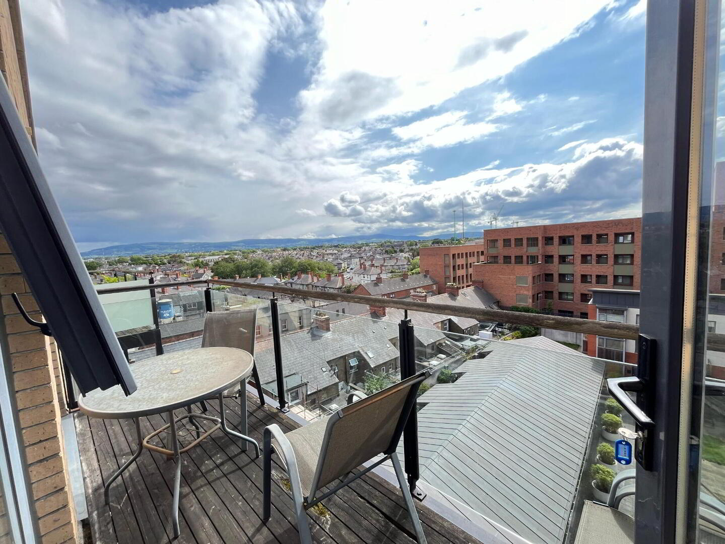 South, Gate Apartment 8 of 9