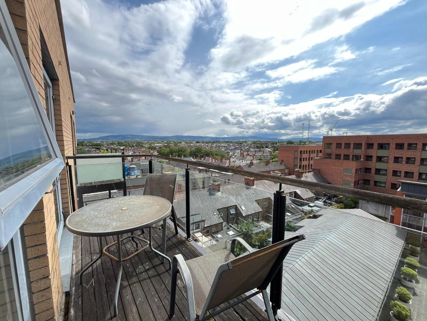 South, Gate Apartment 9 of 9