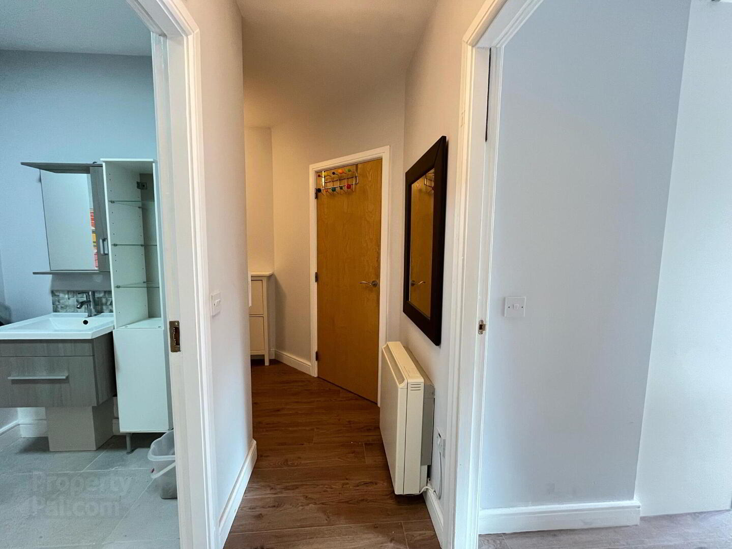 South, Gate Apartment 3 of 9