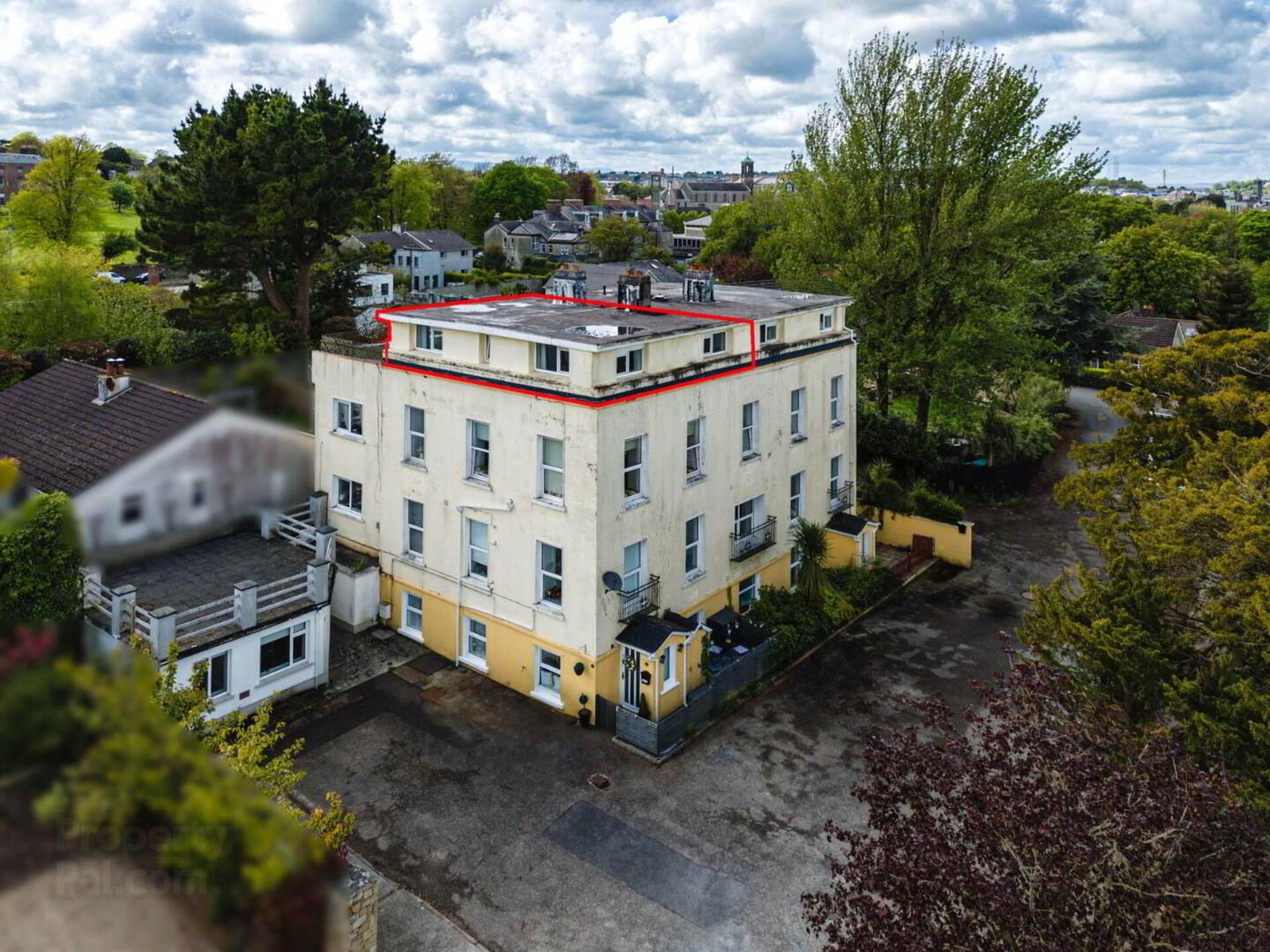 Apt 12, Newtown Park House 15 of 17