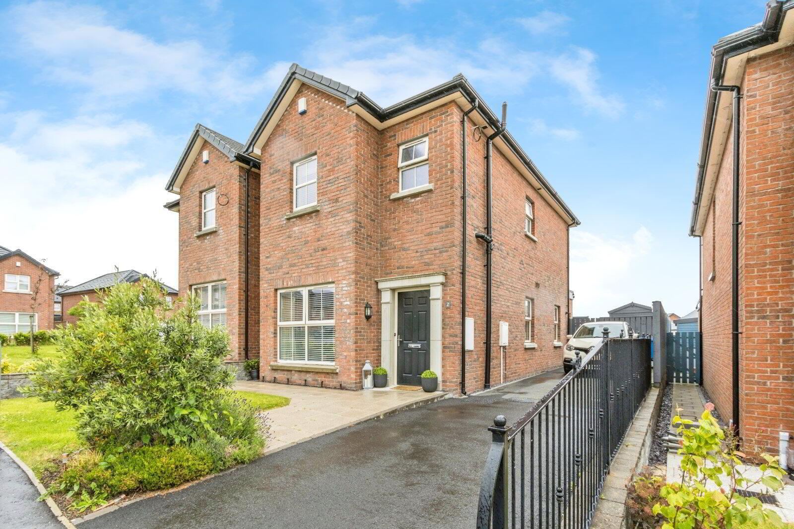 2 Helens Wood Place 1 of 20