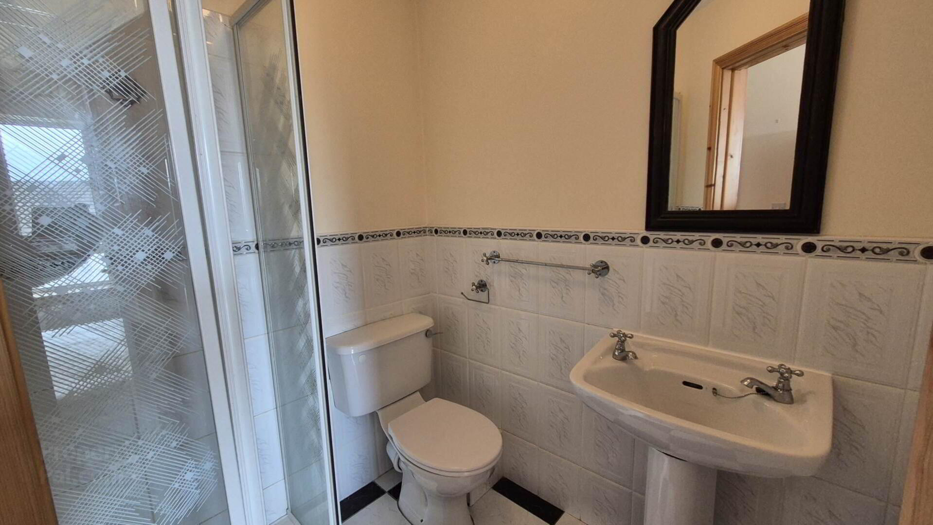 12 Chestnut Grove 21 of 23