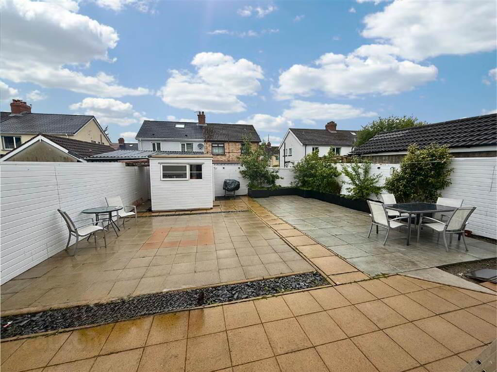 28 Downshire Park Central 13 of 13