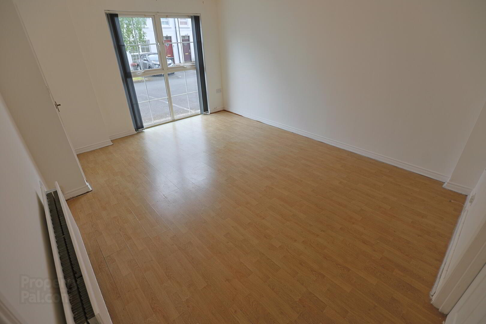 4 Eden Court 3 of 33