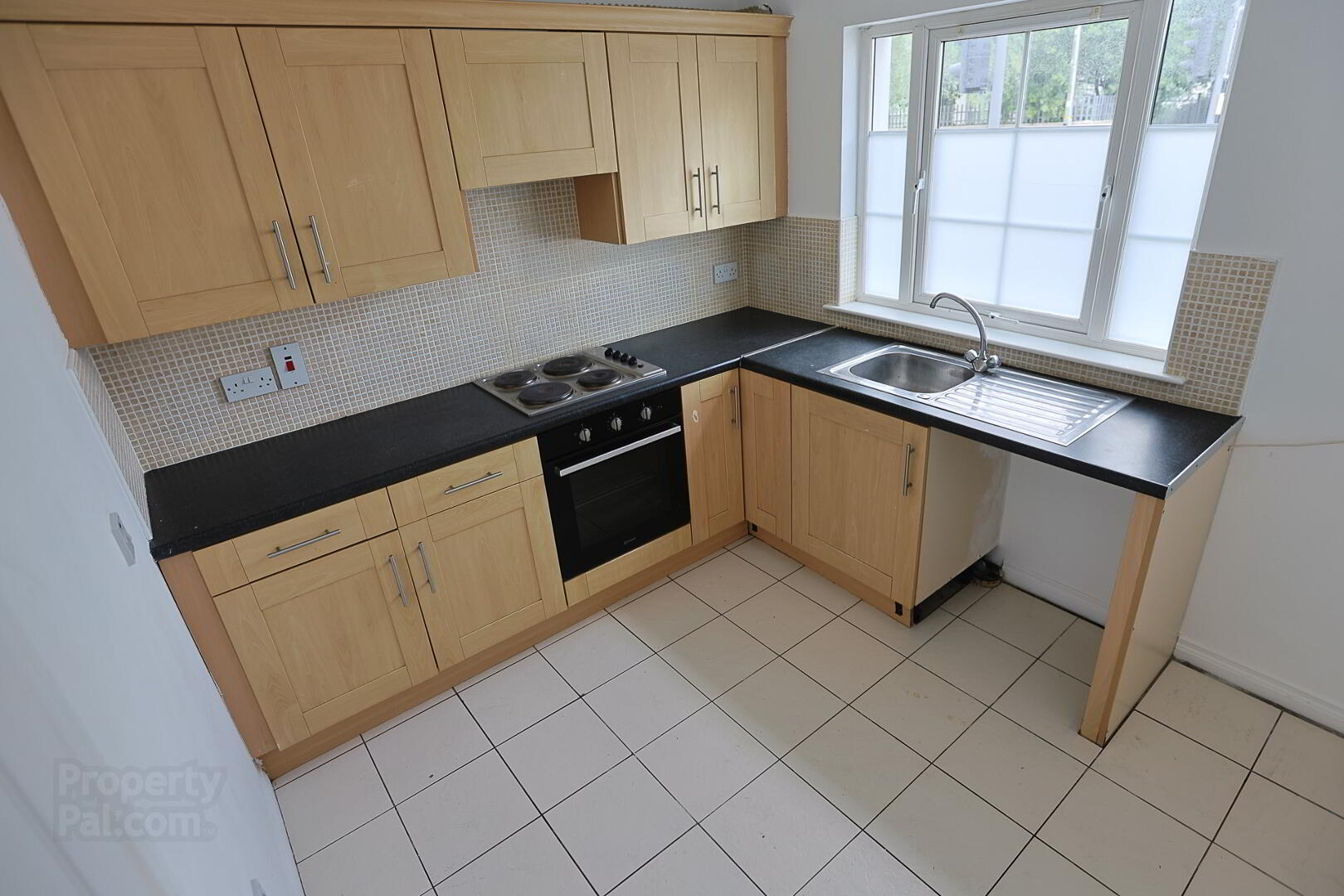4 Eden Court 9 of 33