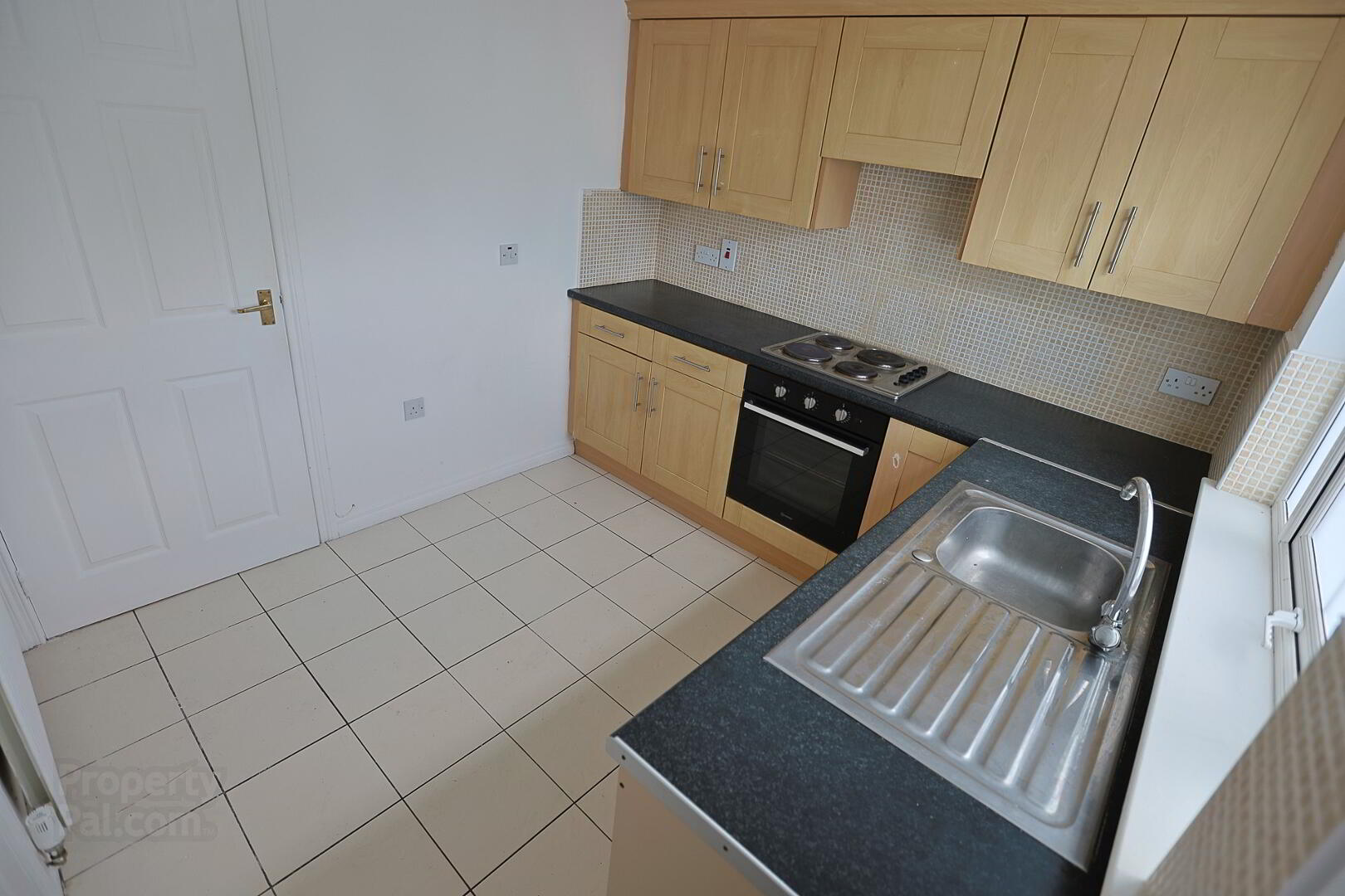 4 Eden Court 11 of 33