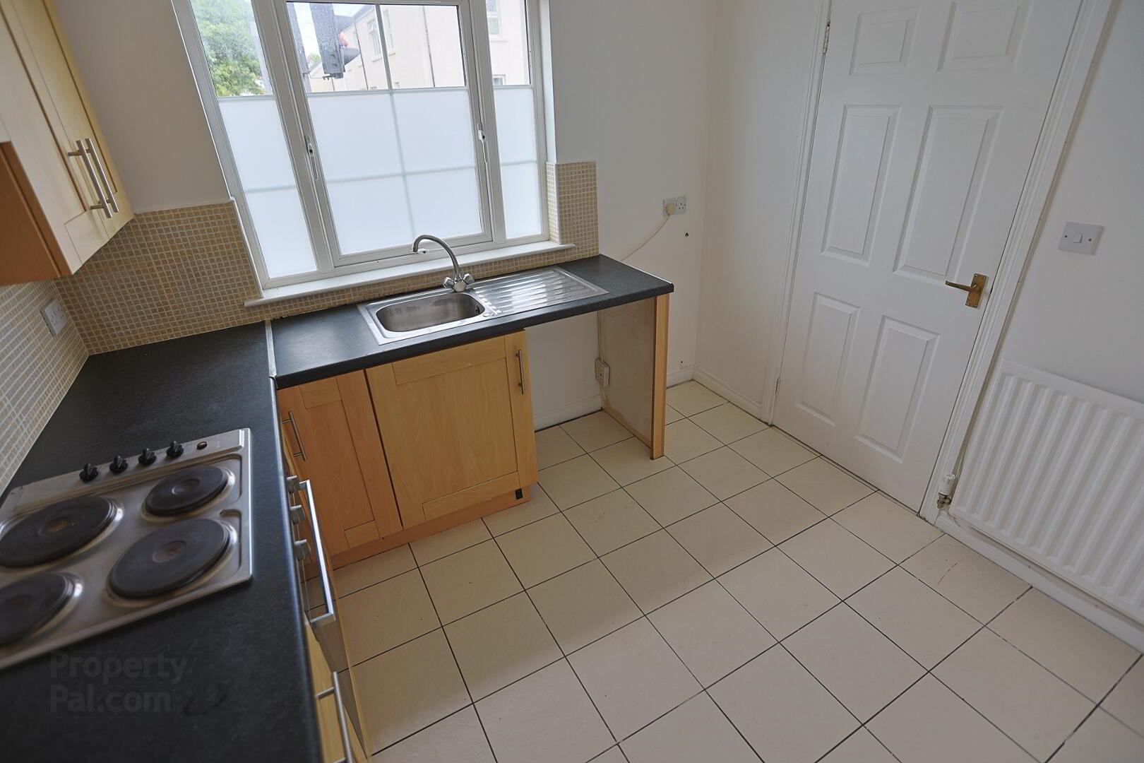 4 Eden Court 12 of 33