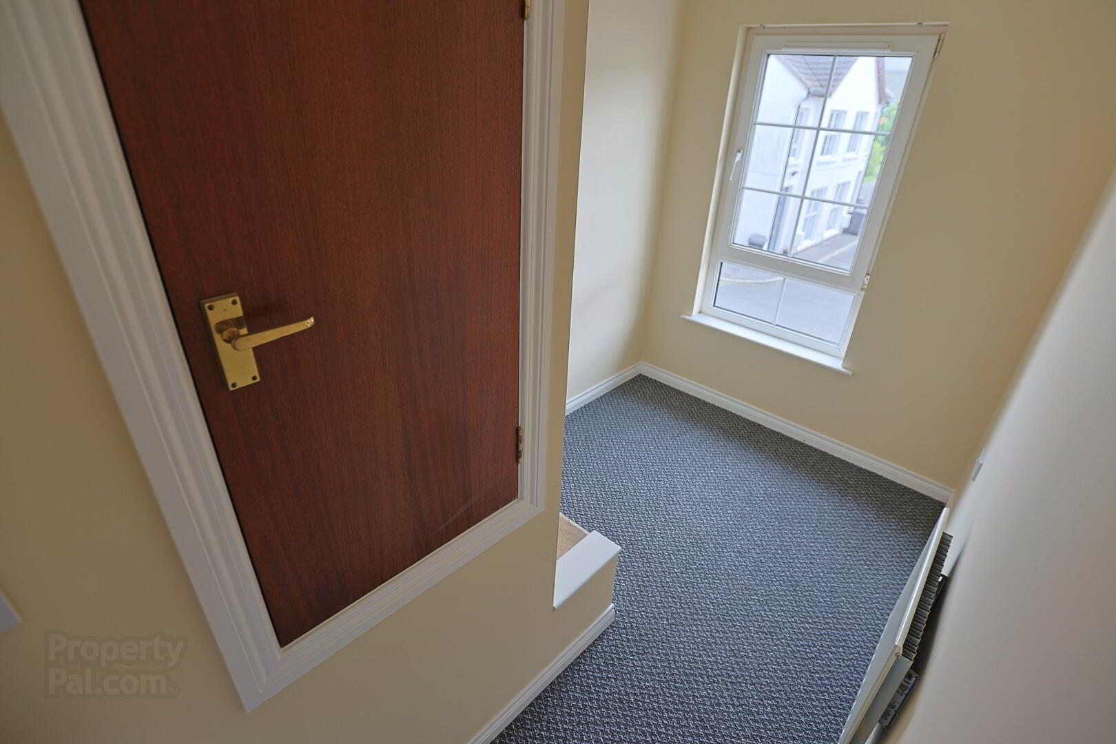 4 Eden Court 26 of 33