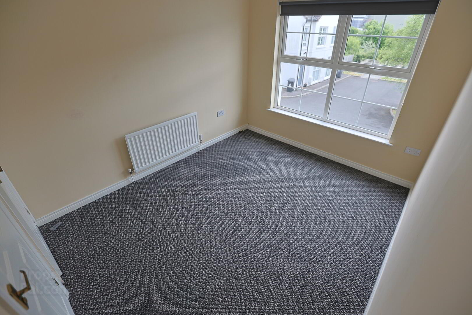 4 Eden Court 17 of 33