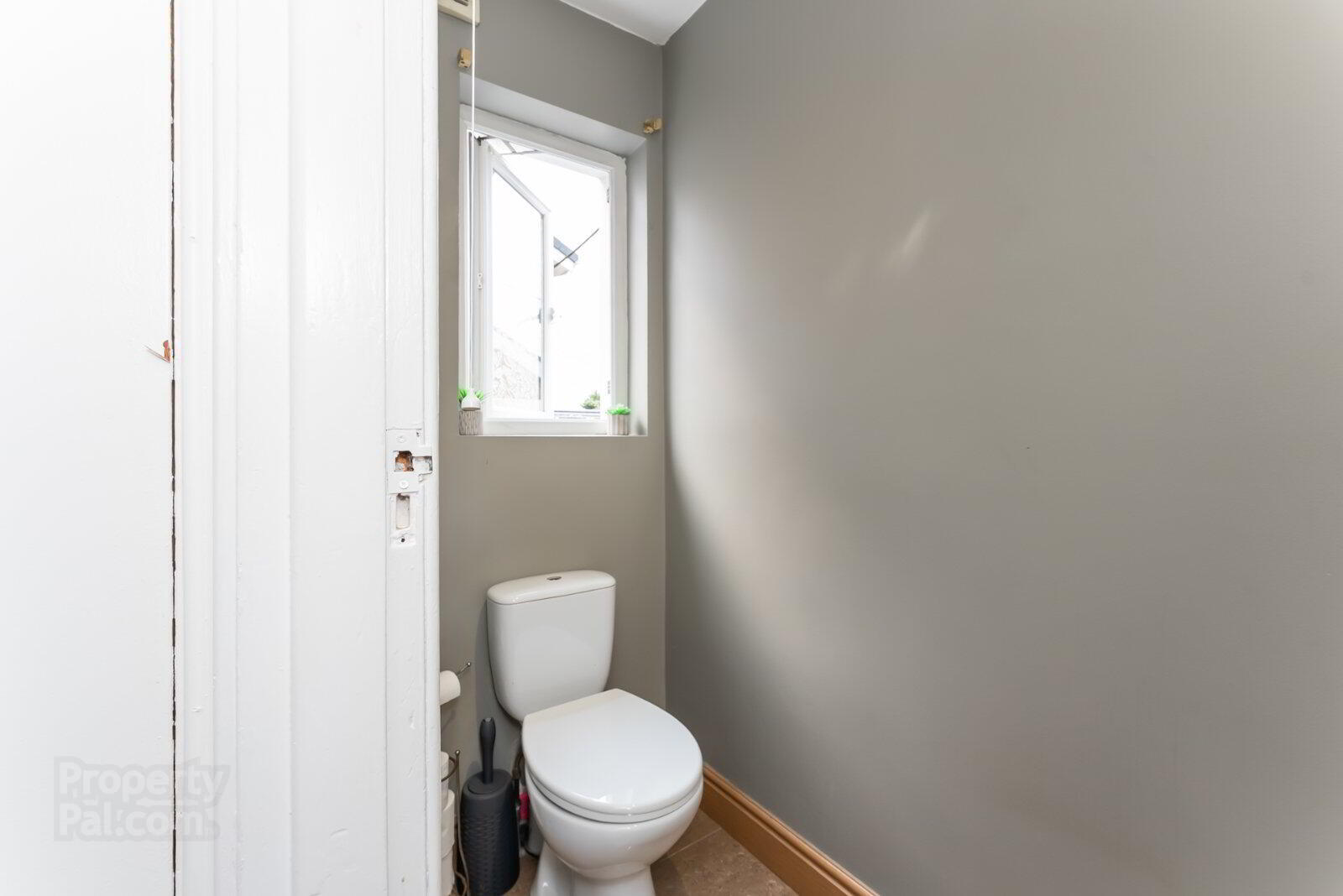 21 Beechdene Gardens 6 of 13