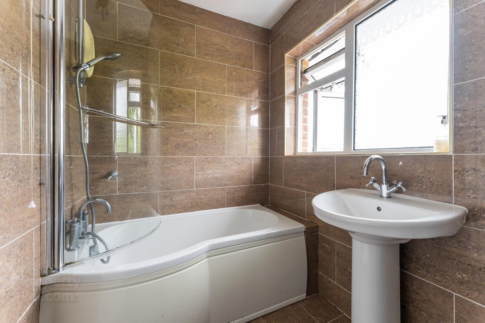 21 Beechdene Gardens 10 of 13