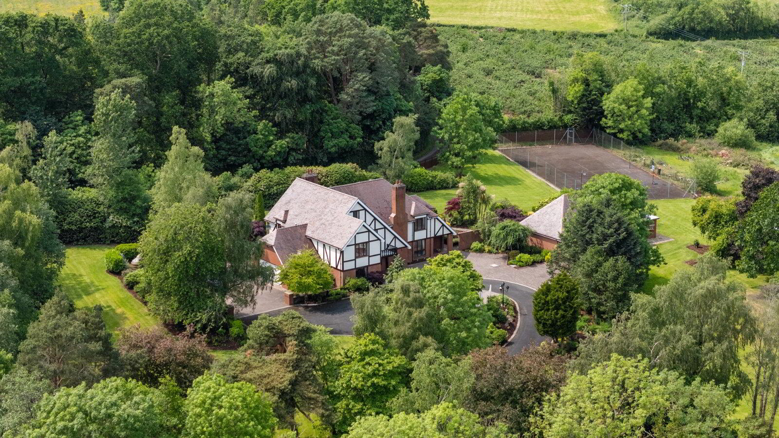 28 Tallbridge Road 1 of 41
