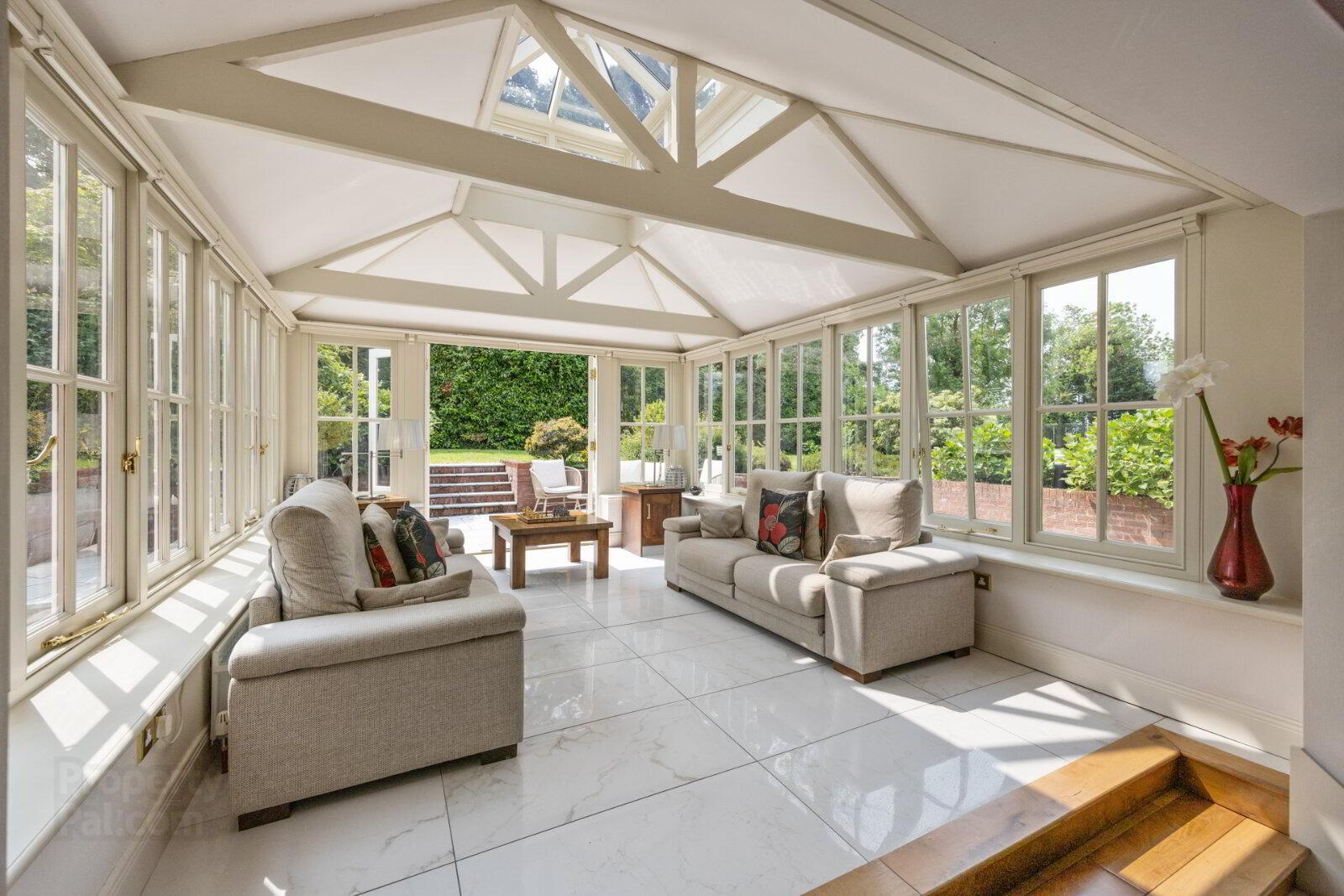28 Tallbridge Road 13 of 41