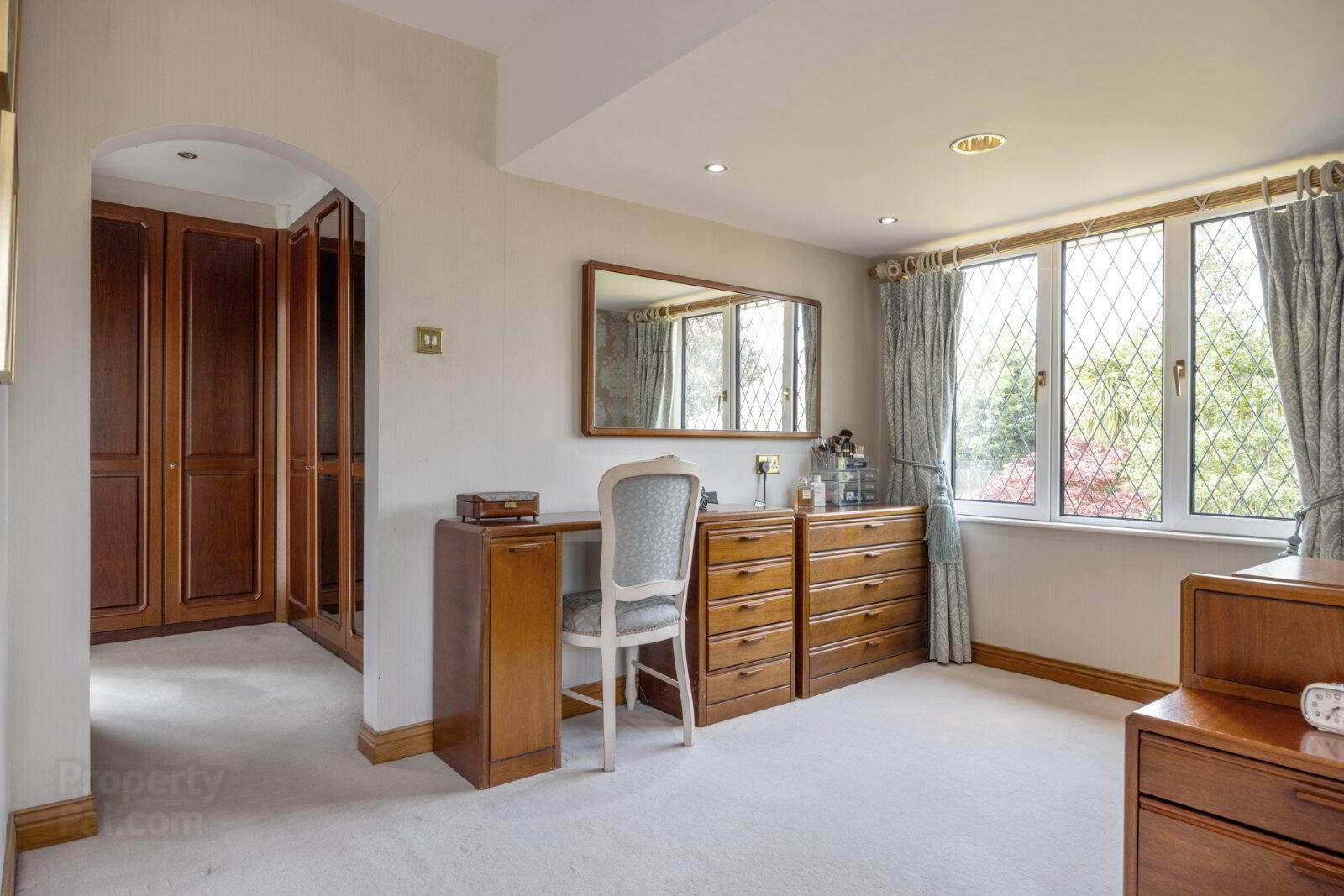 28 Tallbridge Road 24 of 41