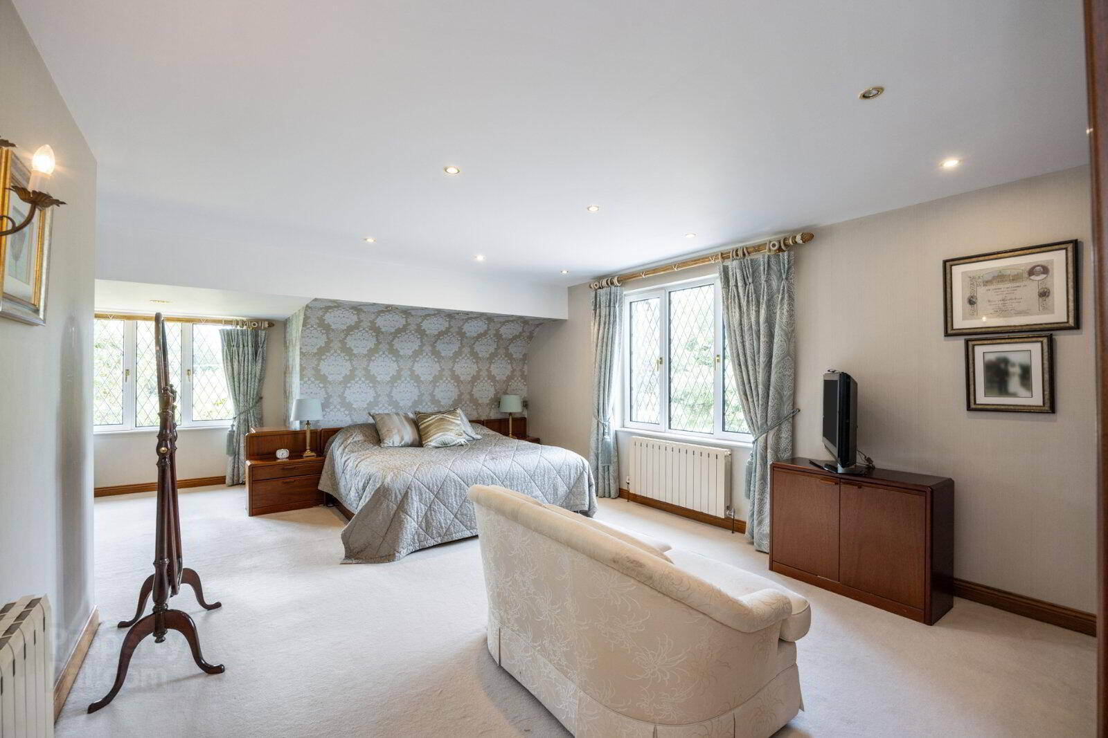 28 Tallbridge Road 23 of 41