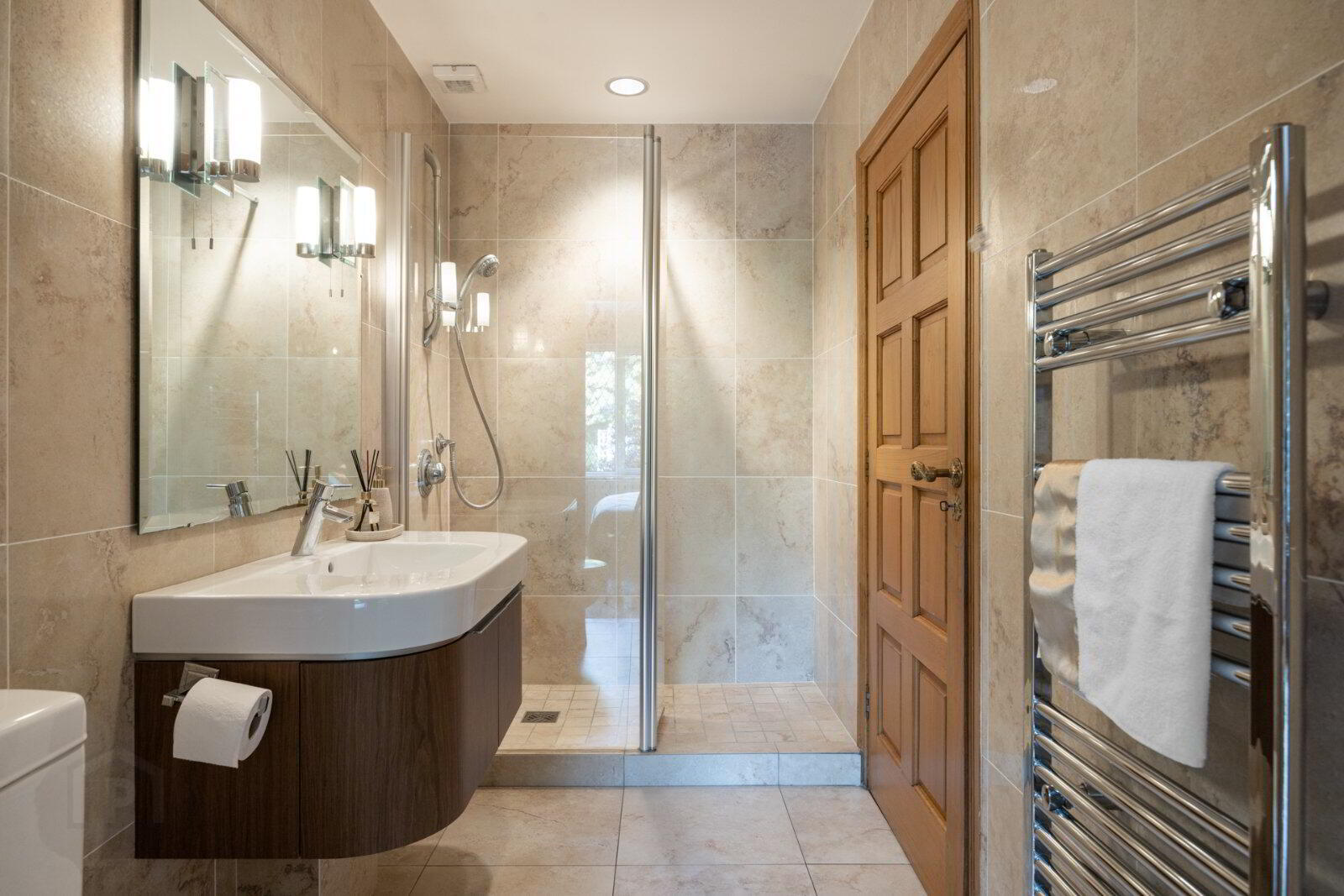 28 Tallbridge Road 14 of 38