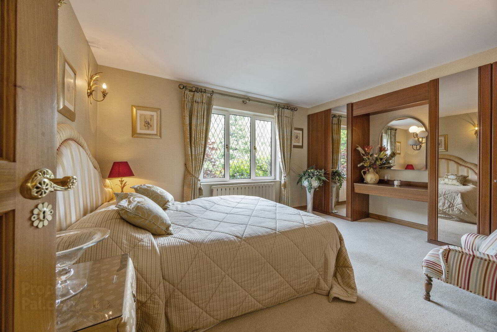 28 Tallbridge Road 13 of 38