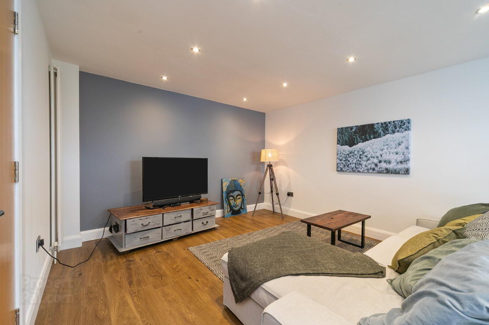 Apartment C, 2.3 Whitehall Square 4 of 11