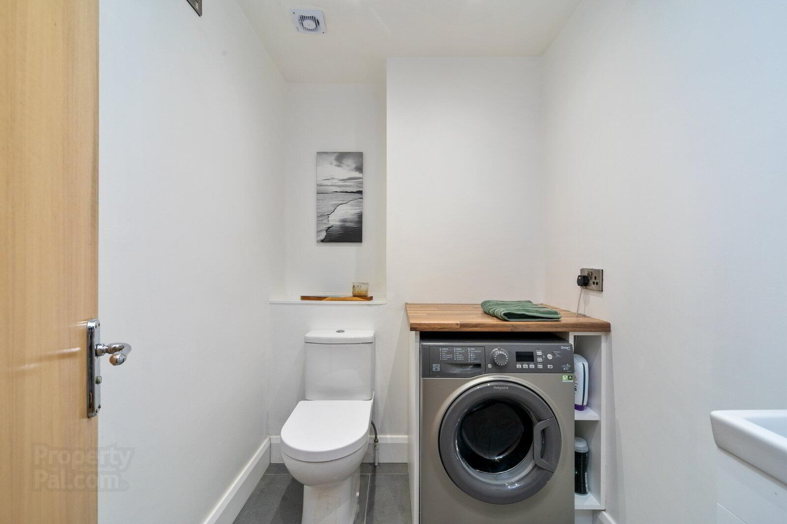 Apartment C, 2.3 Whitehall Square 8 of 11