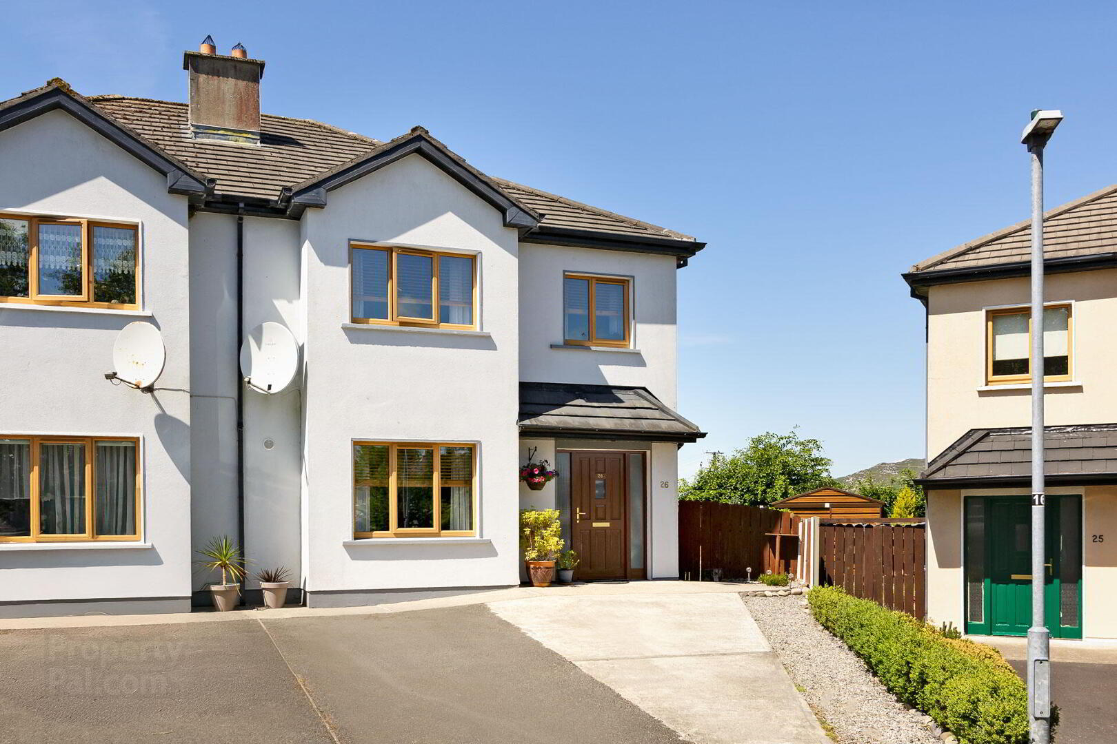 26 Kingsfort Manor 1 of 37