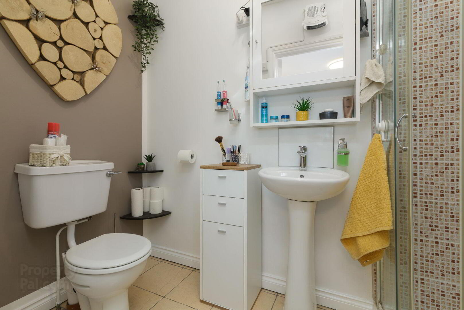 26 Kingsfort Manor 21 of 37