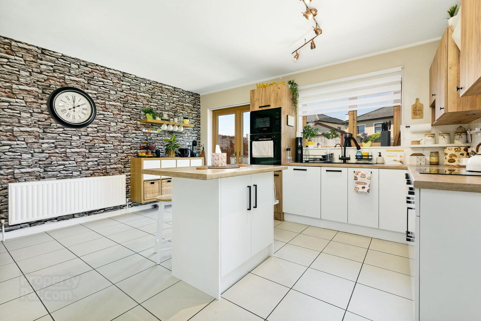 26 Kingsfort Manor 9 of 37