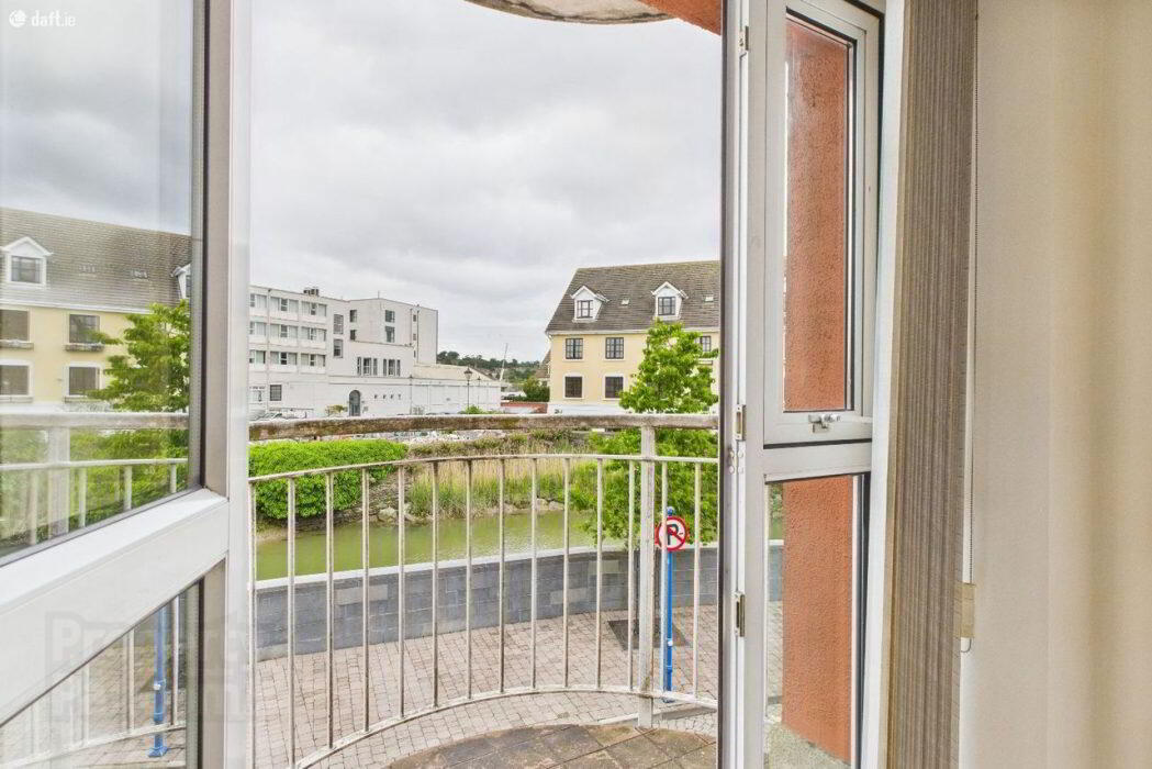 Apartment 9 Cois Caladh 24 of 27