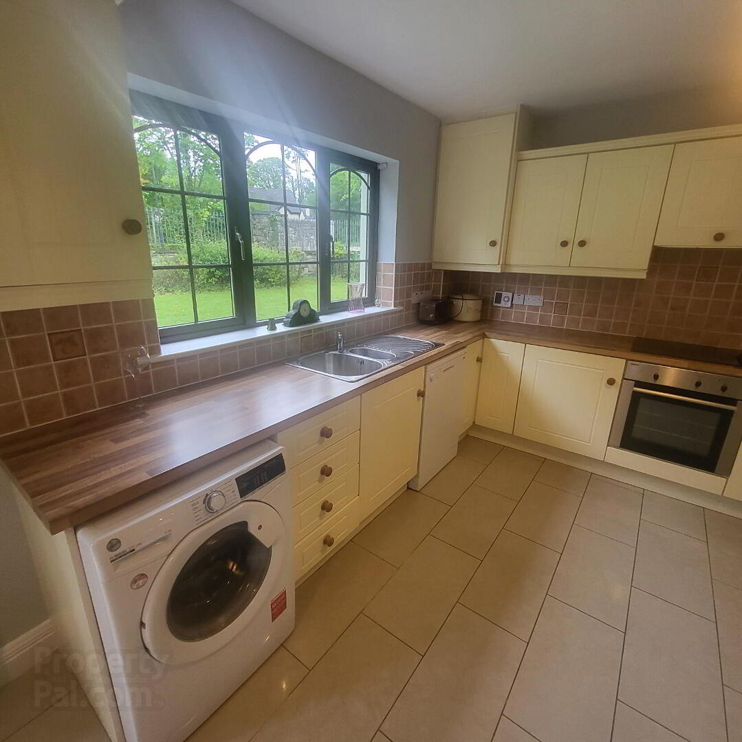 21 Crofton Court. Lough Rynn 8 of 28
