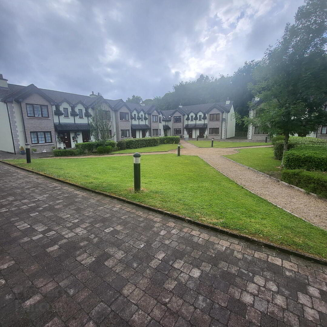 21 Crofton Court. Lough Rynn 4 of 28