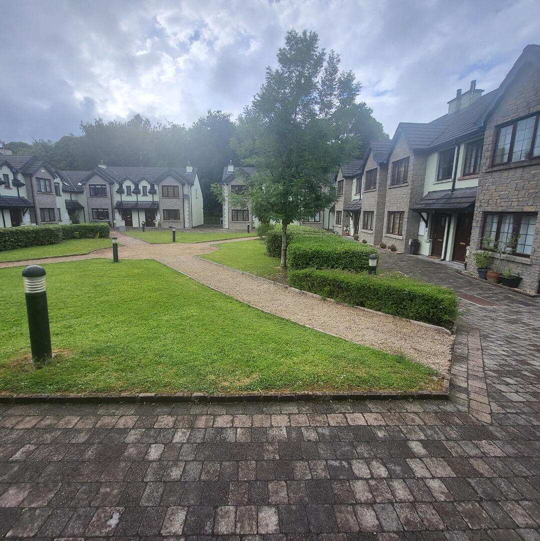 21 Crofton Court. Lough Rynn 5 of 28