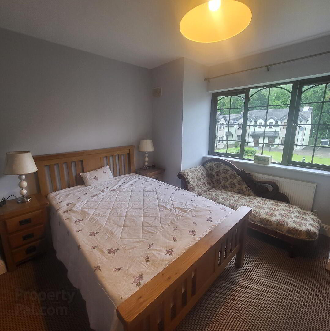 21 Crofton Court. Lough Rynn 17 of 28