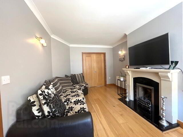 Broadfield Manor 5 of 8