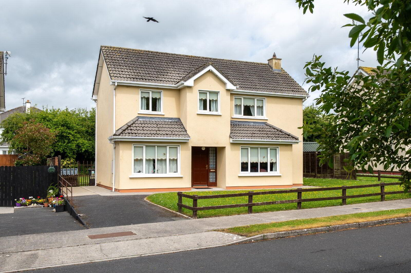 2 Goldsmith Meadows 1 of 39