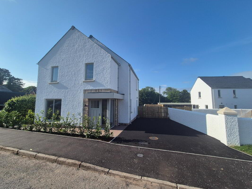 1b Castle Farm 1 of 3