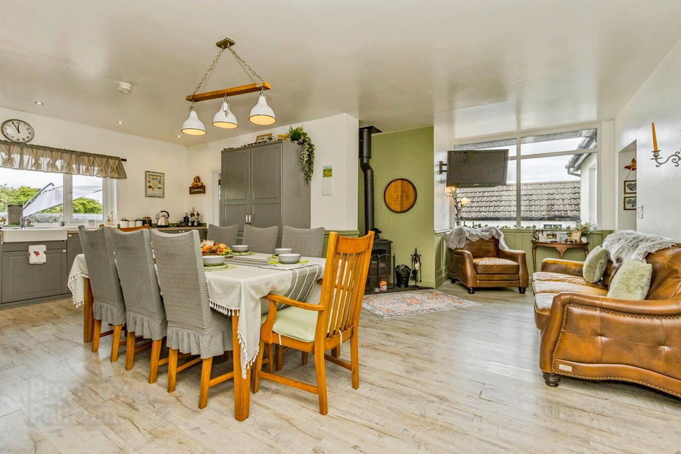 11 Bridgend Road 5 of 27