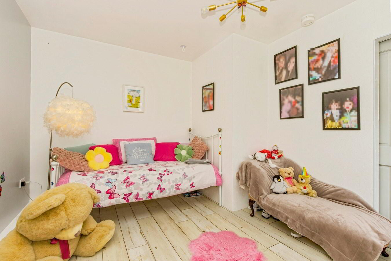 11 Bridgend Road 11 of 27