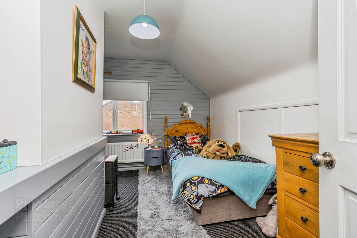 11 Bridgend Road 18 of 27