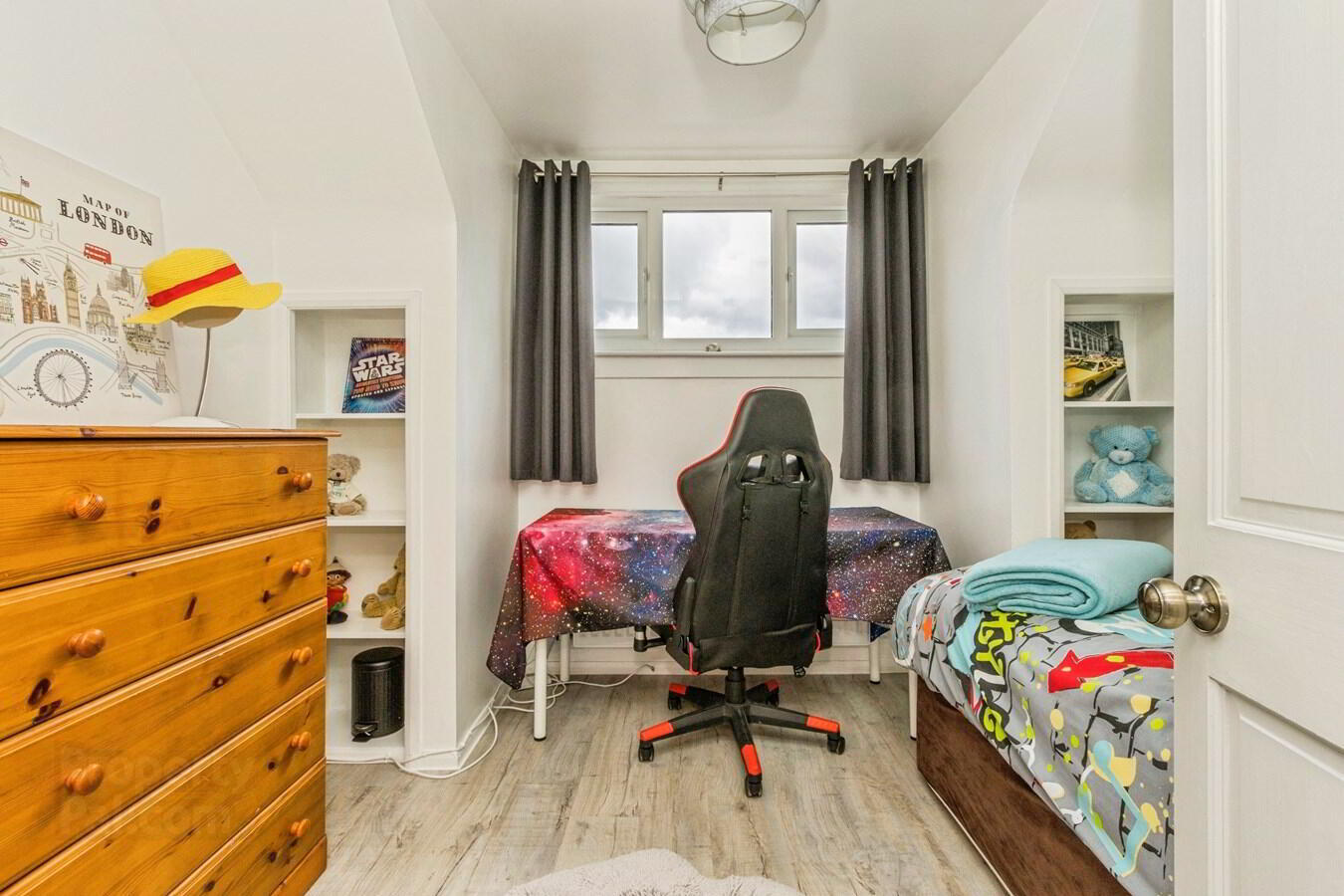 11 Bridgend Road 20 of 27