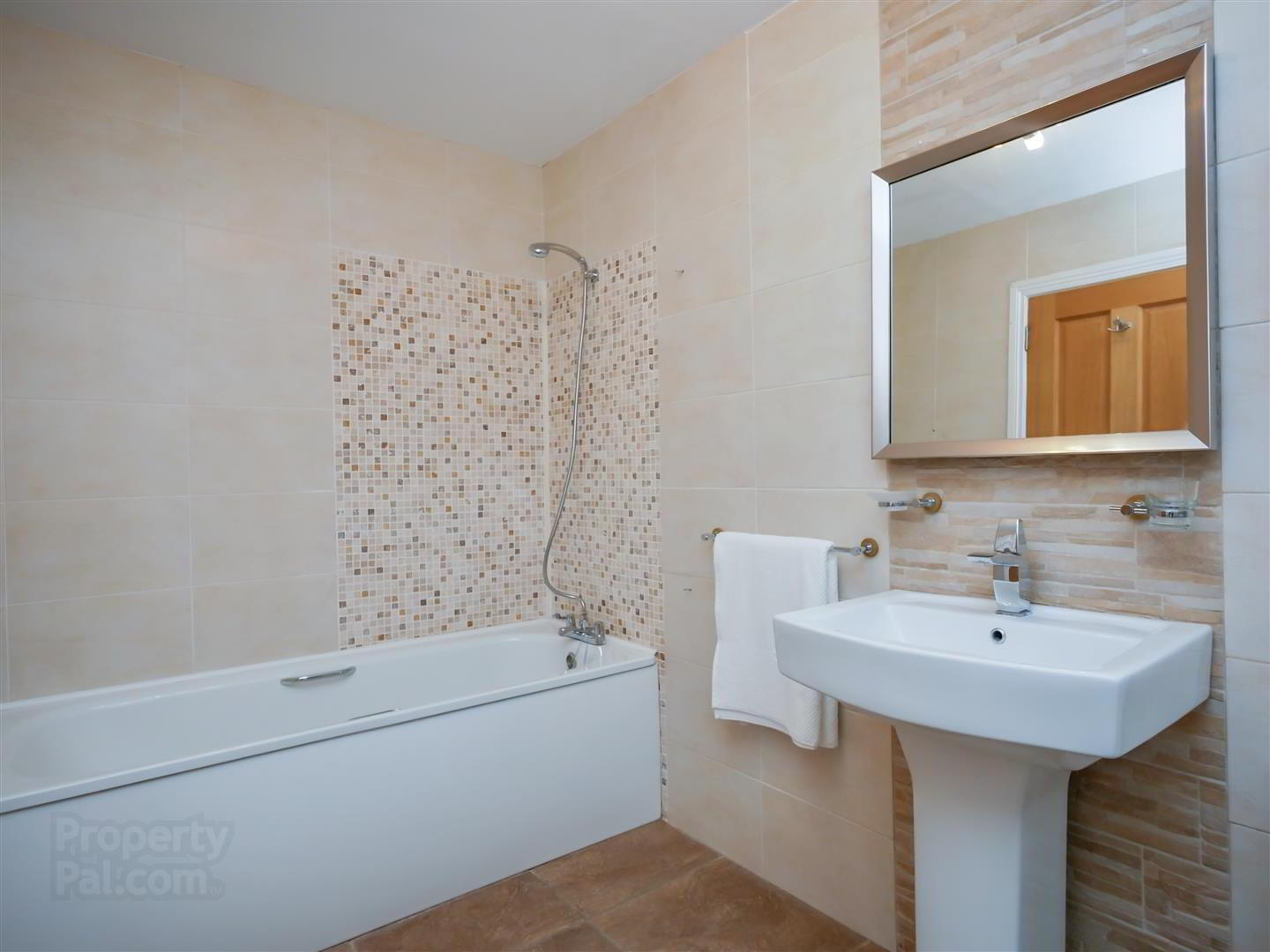 Apt, 11a Glencregagh Court 8 of 10